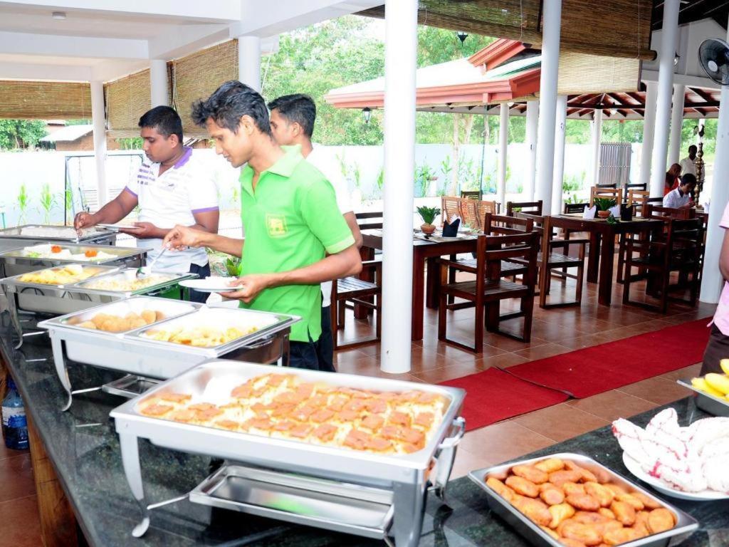 Sihilro Regency Hotel Udawalawe Esterno foto