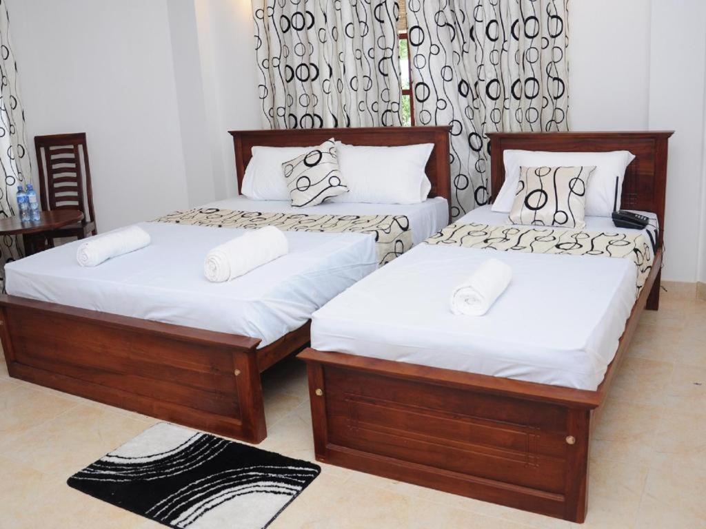 Sihilro Regency Hotel Udawalawe Esterno foto