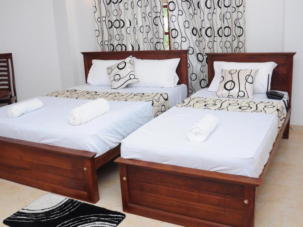 Sihilro Regency Hotel Udawalawe Esterno foto